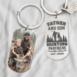 GeckoCustom Father And Son Hunting Partners For Life Hunter Metal Keychain HN590 With Gift Box (Favorite)