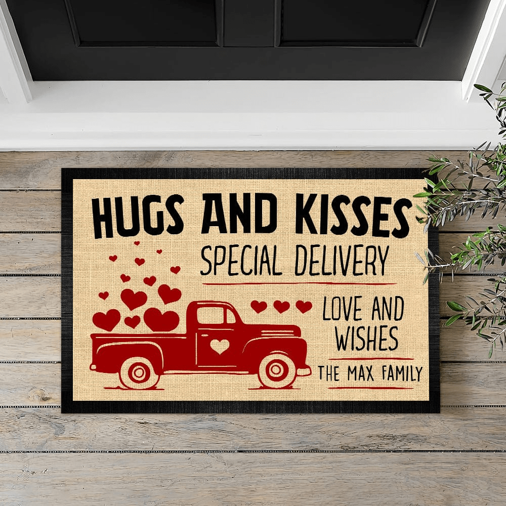 GeckoCustom Hugs And Kisses Special Delivery Couple Doormat HN590