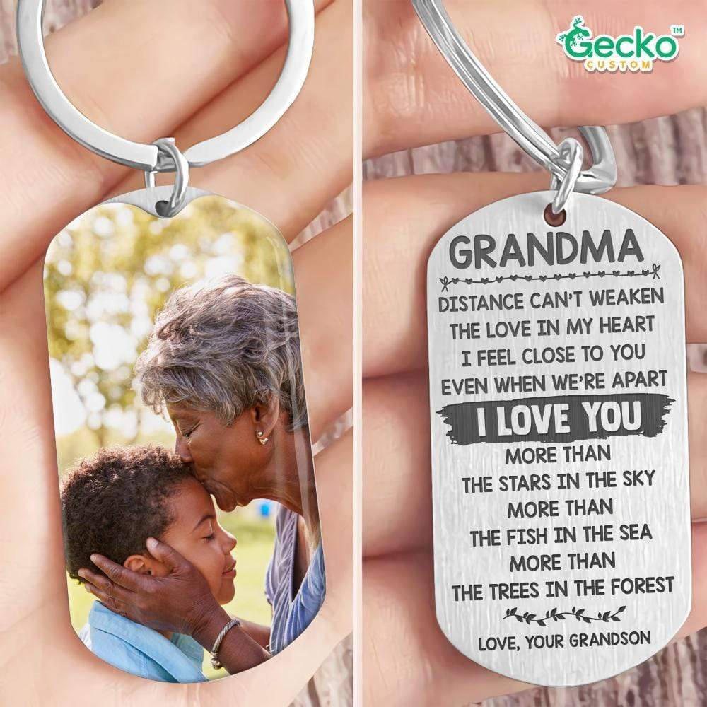 GeckoCustom Grandma Distance Can't Weaken The Love Family Metal Keychain HN590