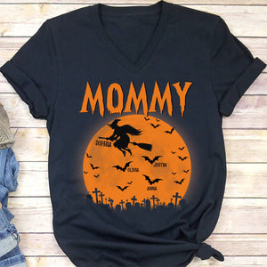 GeckoCustom Grandma Mom Witch With GrandKids Halloween Personalized Custom Frontside Shirt C460 Women V-neck / V Black / S