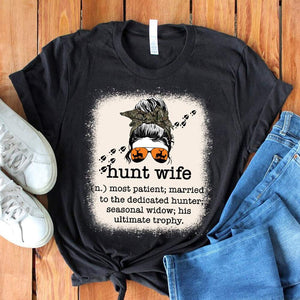 GeckoCustom Hunt Wife Definition Ultimate Trophy Wife Hunting Shirt, Gift For Hunt Wife HN590 Women V-neck / V Black / S