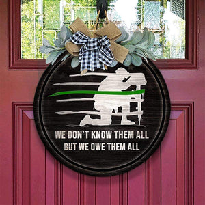 GeckoCustom We don't know them all But we own them all, Military Lover Gift, Veteran Door Hanger HN590