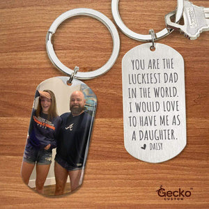 GeckoCustom You Are The Luckiest Dad In The World Family Metal Keychain HN590 With Gift Box (Favorite) / 1.77" x 1.06"